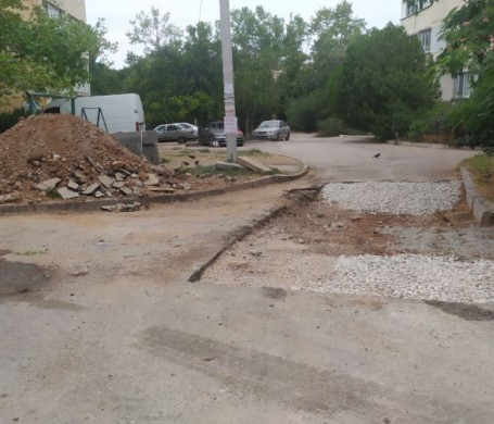 Жители Севастополя предотвратили растрату денег на ремонт своего двора