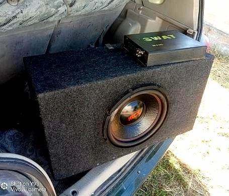 Продаю Сабвуфер в отличном состоянии 800W GT 12м + усилитель