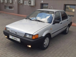 NissanSunny,  1990
