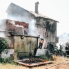 В Севастополе в мощном пожаре сгорел недостроенный особняк и чужие машины