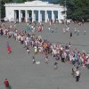 В центре Севастополя на площади Нахимова выстроилась гигантская очередь