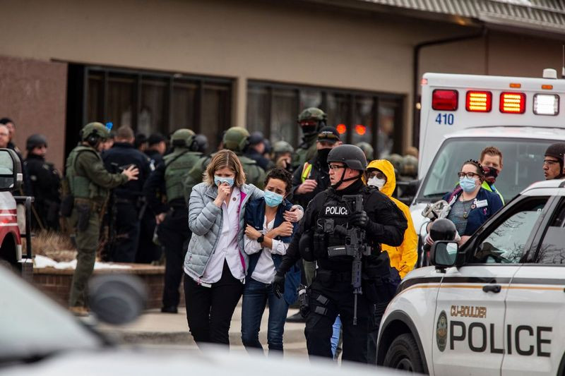 Стрельба в Колорадо: десять человек убиты в торговом зале