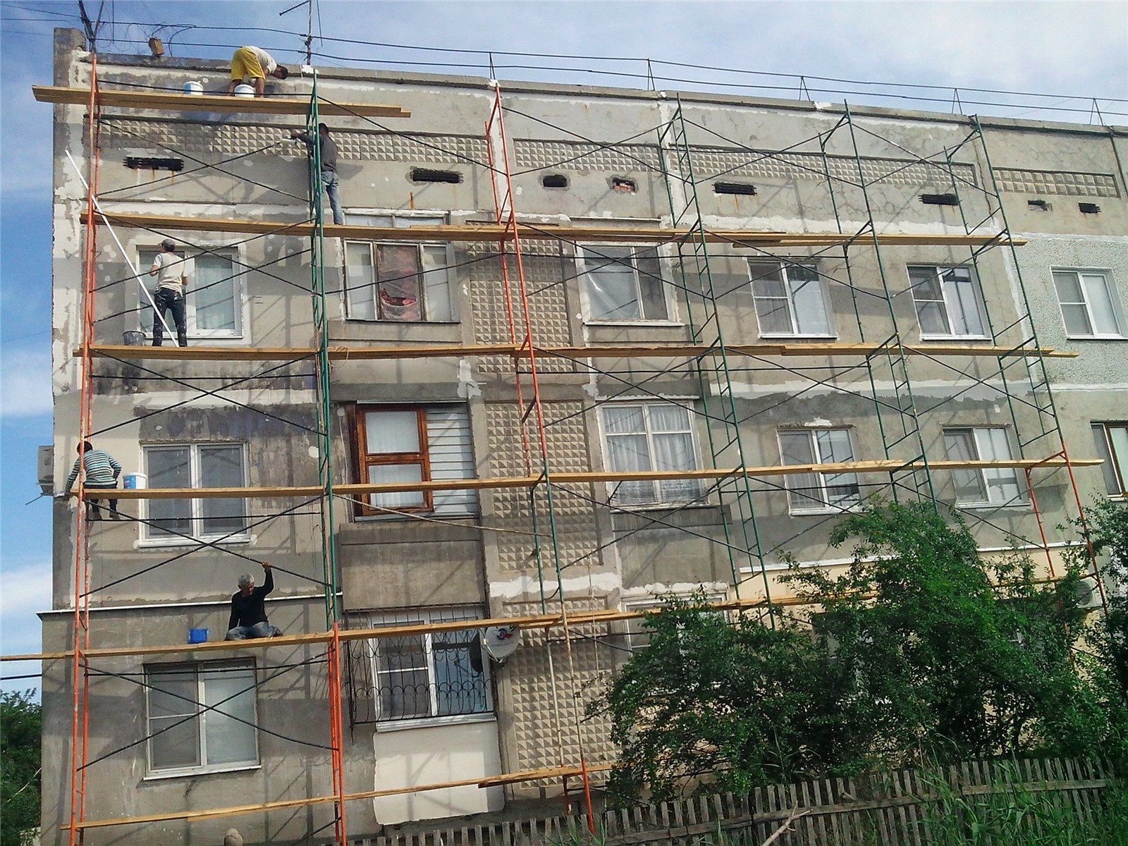Ставрополец сорвал капитальный ремонт 14 домов в Севастополе