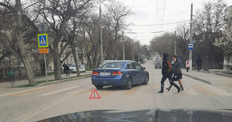 В Севастополе средь бела дня сбили пешехода