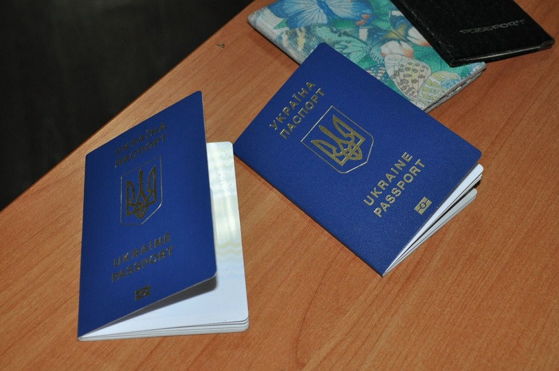 Чиновникам из Крыма можно будет не скрывать паспорта Украины