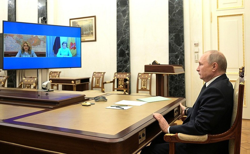 Путин объявил дни между майскими праздниками выходными
