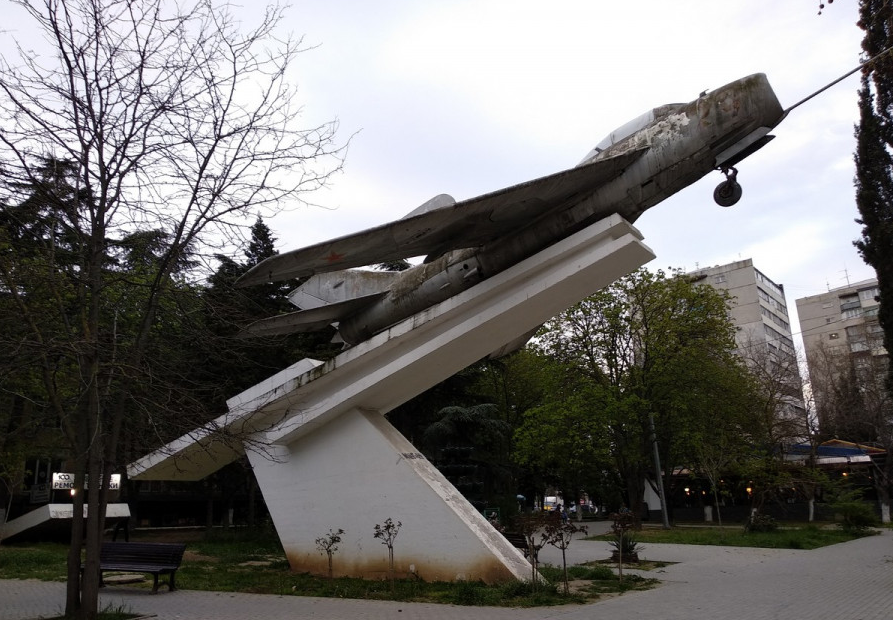 Письмо о спасении самолета в севастопольском сквере сделало мертвую петлю в кабинетах