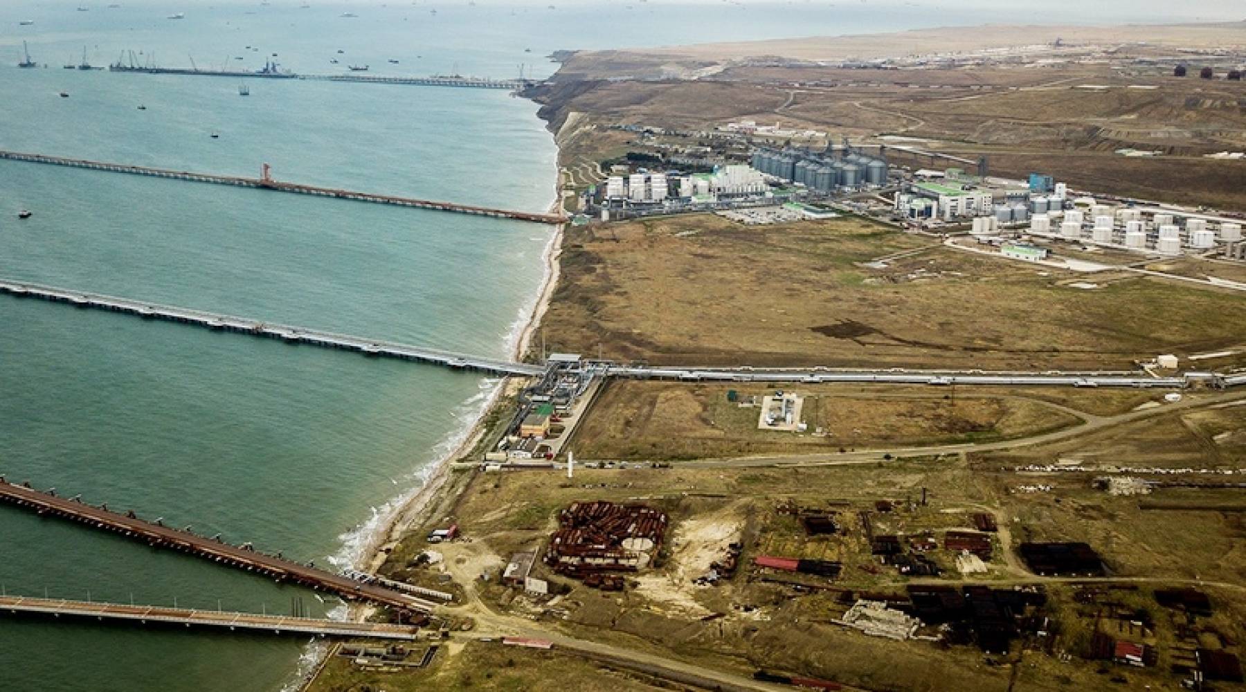 Морской порт волна. "Морской порт", Тамань (Краснодарский край). Порт волна Тамань. Тамань поселок волна ОТЭКО. Морской порт Тамань пос волна.