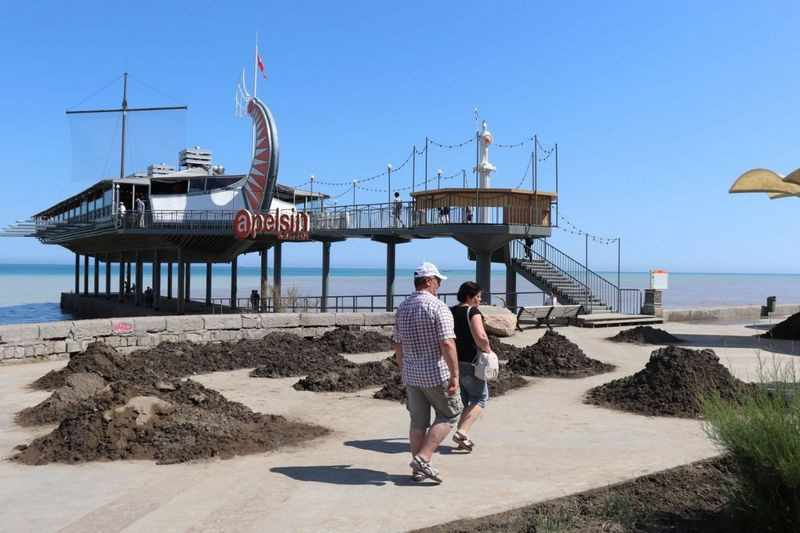 Туристы со всего Крыма спешат увидеть разрушения в Ялте
