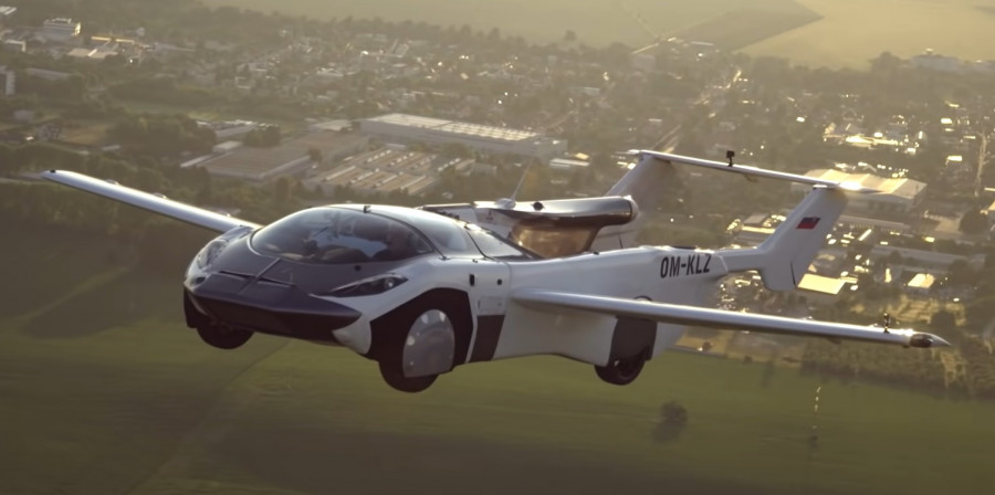 Первый в мире летающий автомобиль сняли на видео