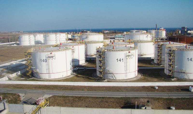Расследуется хищение акций крупнейшей нефтебазы в Крыму