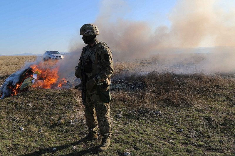 В Крыму сожгли грузовик наркотиков
