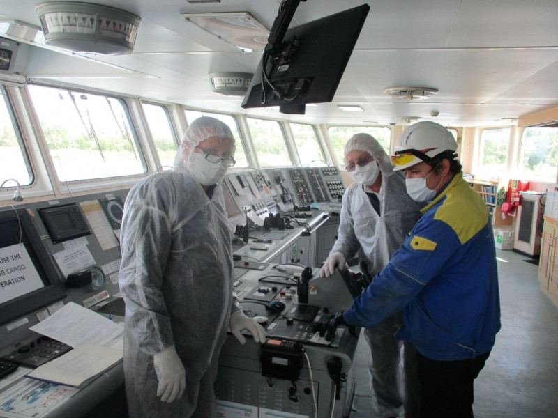 На борту судна в Керченском проливе вспыхнуло неизвестное заболевание
